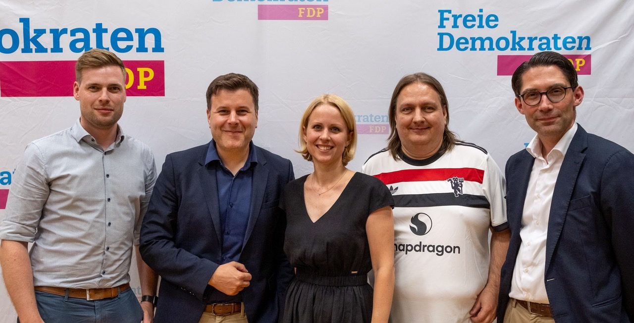 Foto v.l.n.r.: Dominik Erb, Dennis Pucher, Jana Nathalie Burg, Frank Schulze, Konstantin Heck